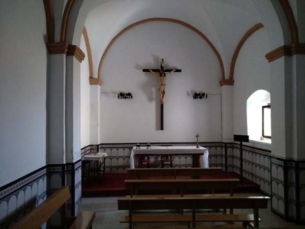 Interior de la Ermita de la Virgen de la Cueva