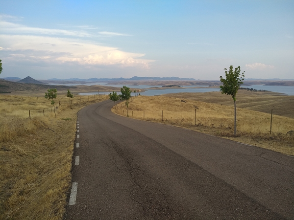 Vista del embalse desde el chiringuito