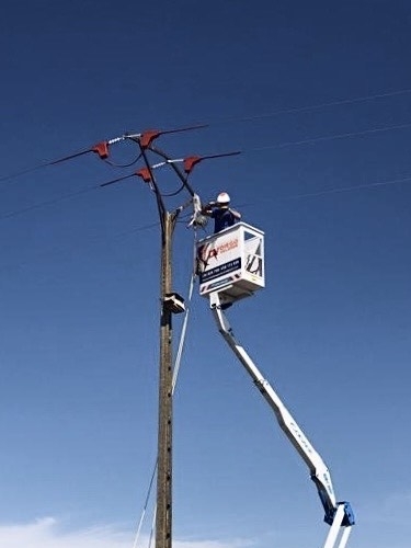 Reparación y mantenimiento de una antena de telecomunicaciones.