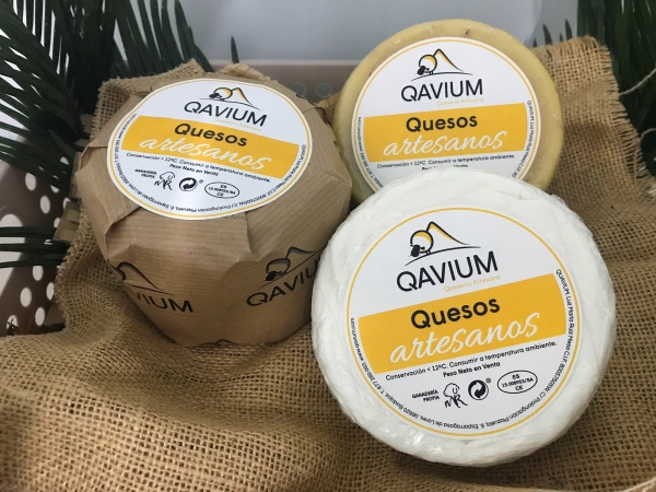 Queso Quavium en un entorno rústico